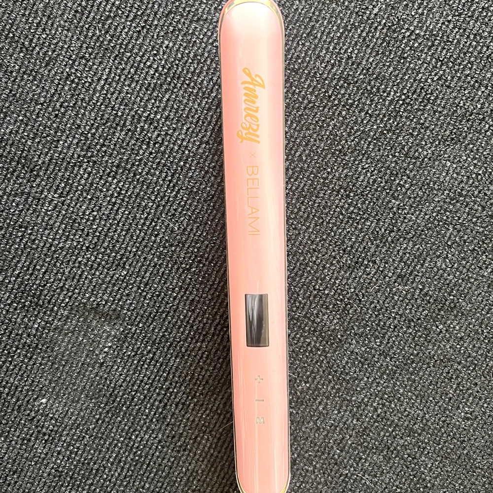Bellami Amrezy Pink Straightener